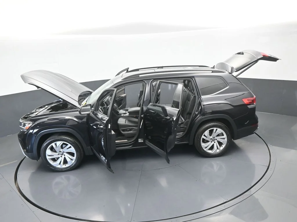 Used 2021 Deep Black Volkswagen 2.0T SE w/Technology image 66