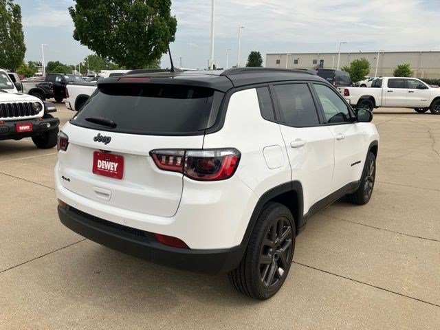 New 2026 Bright White Clear-Coat Exterior Paint Jeep Limited Altitude image 7