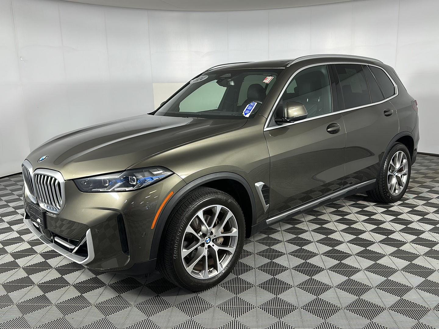Used 2024 Manhattan Green Metallic BMW xDrive40i image 6