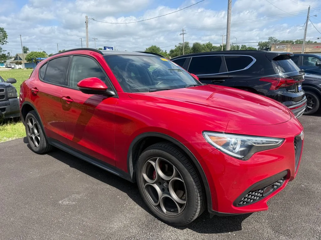 Used 2023 Red Alfa Romeo Sprint image 11