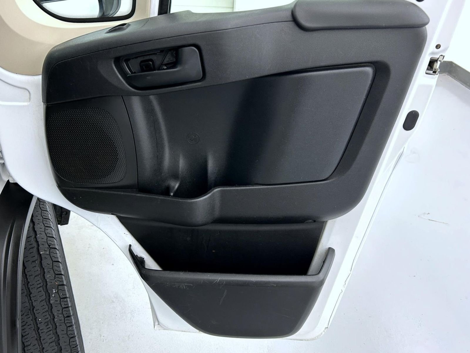 Used 2021 White Ram Low Roof image 16