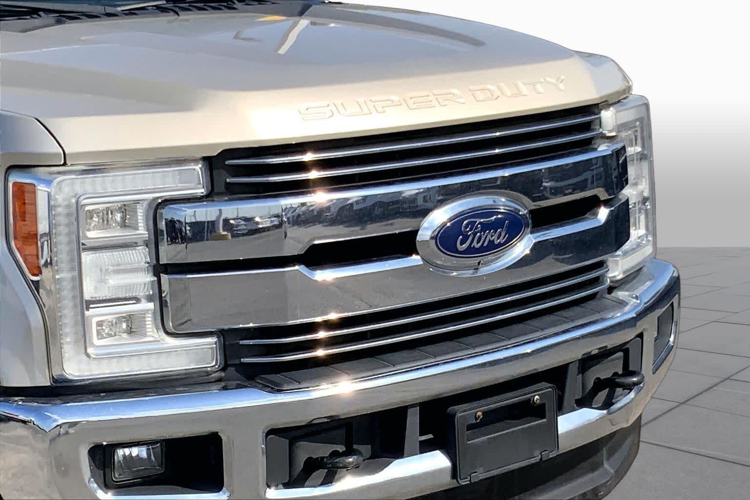 Used 2017 White Gold Ford Lariat image 26