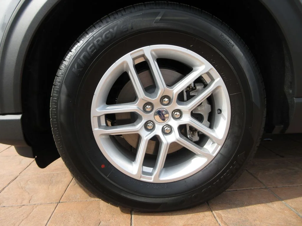 New 2026 Carbonized Gray Metallic Ford Active image 9
