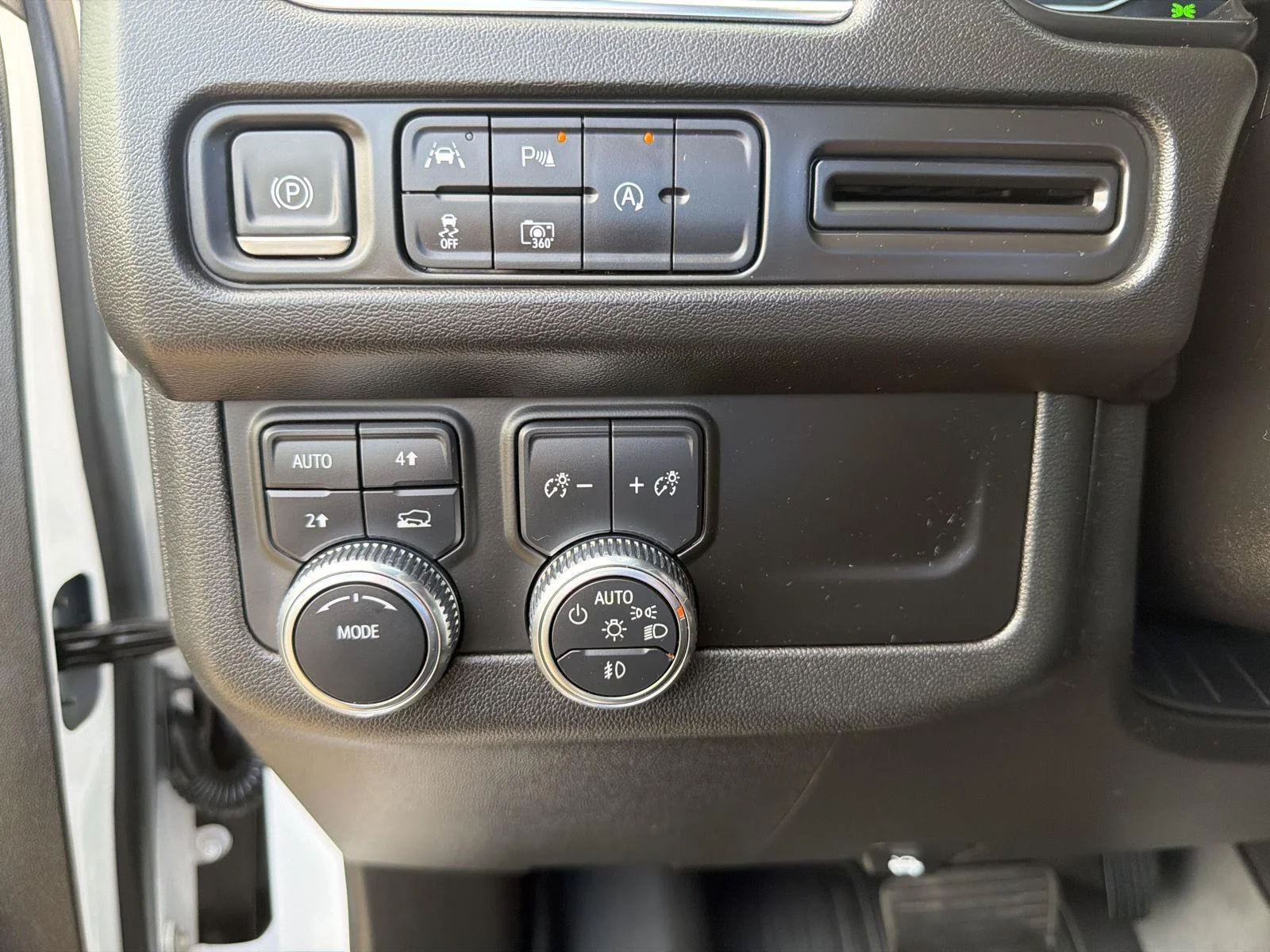 Used 2023 Summit White GMC SLT image 19