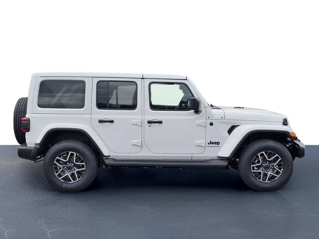 New 2026 Bright White Clear-Coat Exterior Paint Jeep Sahara image 7