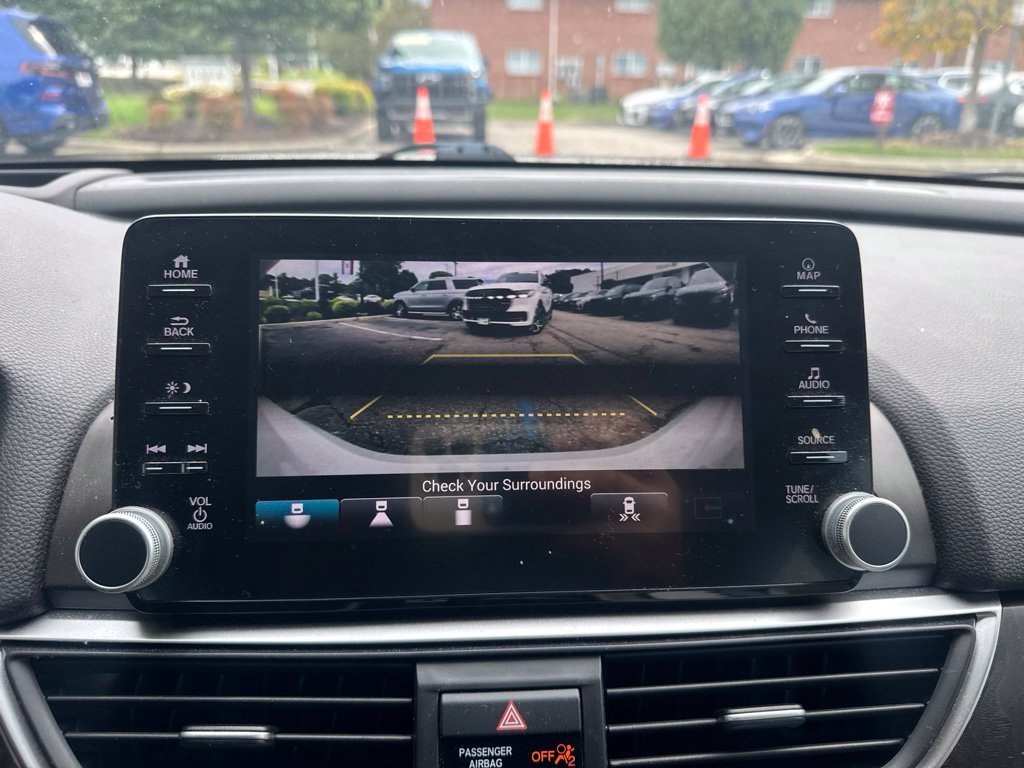 Used 2018 White Honda Touring 2.0T image 9