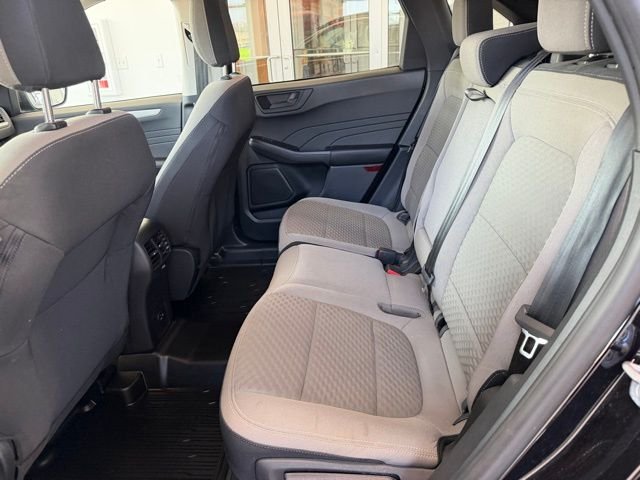 Used 2022 Black Metallic Ford SE image 17