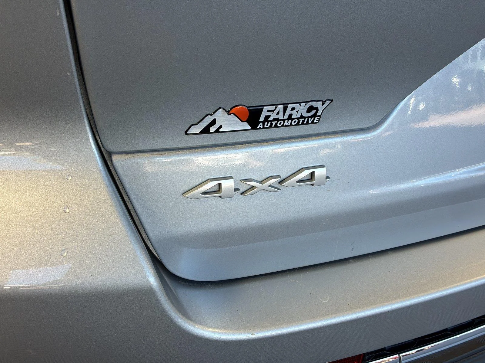 Used 2024 Silver Zynith Jeep Laredo X image 9