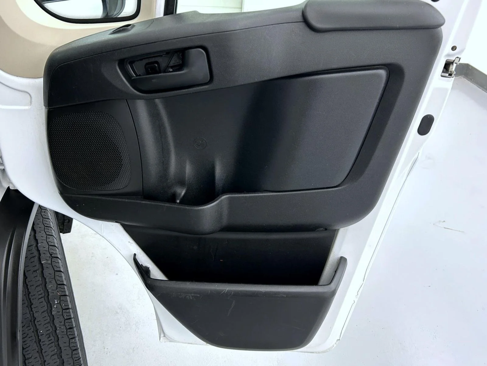 Used 2021 White Ram Low Roof image 16