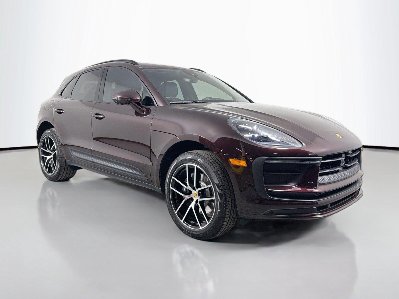2026 Porsche Macan T - Photo 9