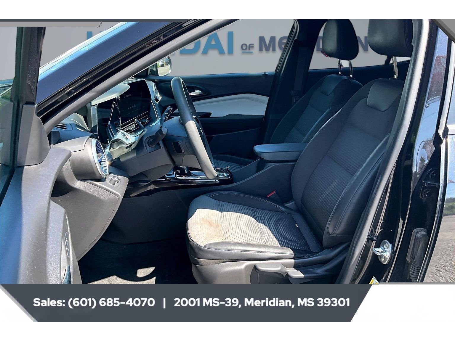 Used 2025 MOSAIC BLACK METALLIC Chevrolet LT image 18