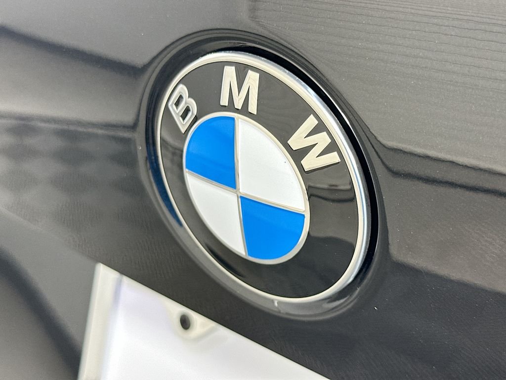 New 2026 Black Sapphire Metallic BMW xDrive40i image 22