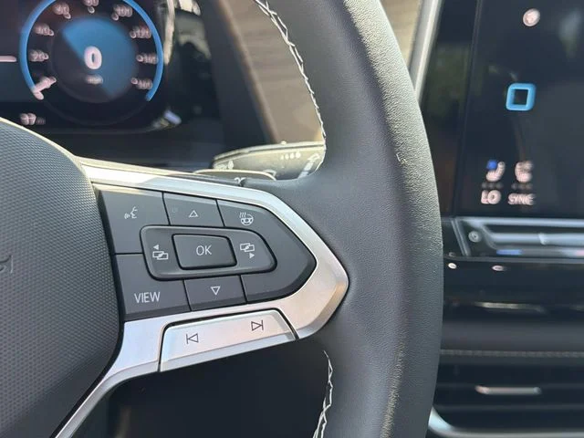 New 2026 White/off-white Volkswagen 2.0T SE w/Technology image 18