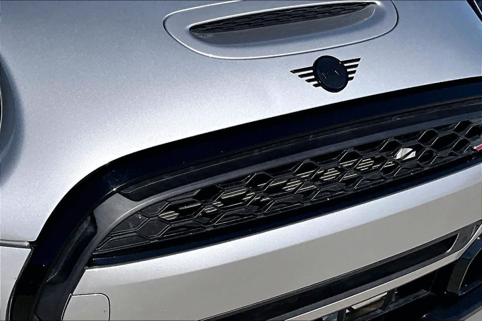 Used 2024 Melting Silver III Metallic MINI Cooper S image 25