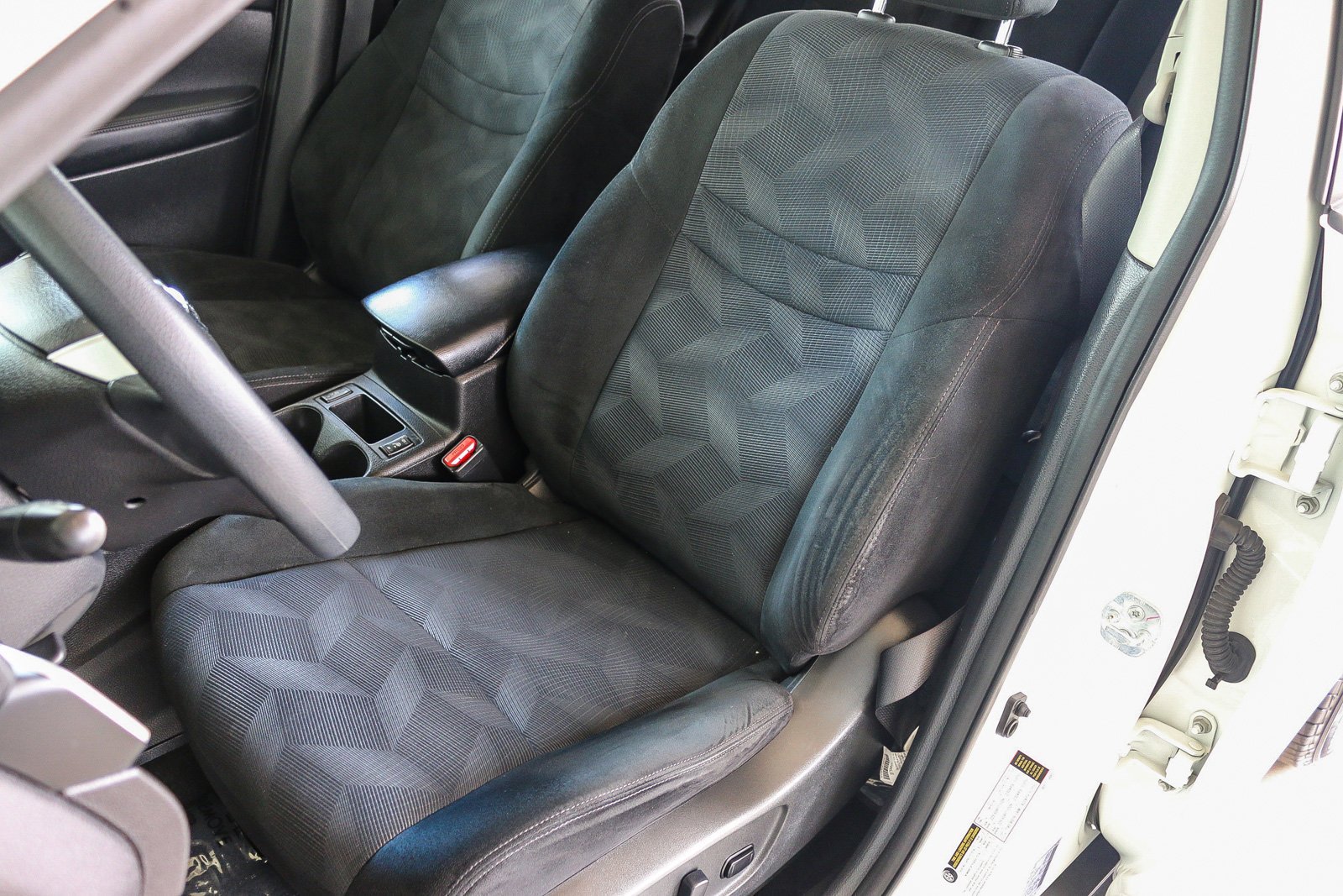 2016 Nissan Rogue SV - Photo 22