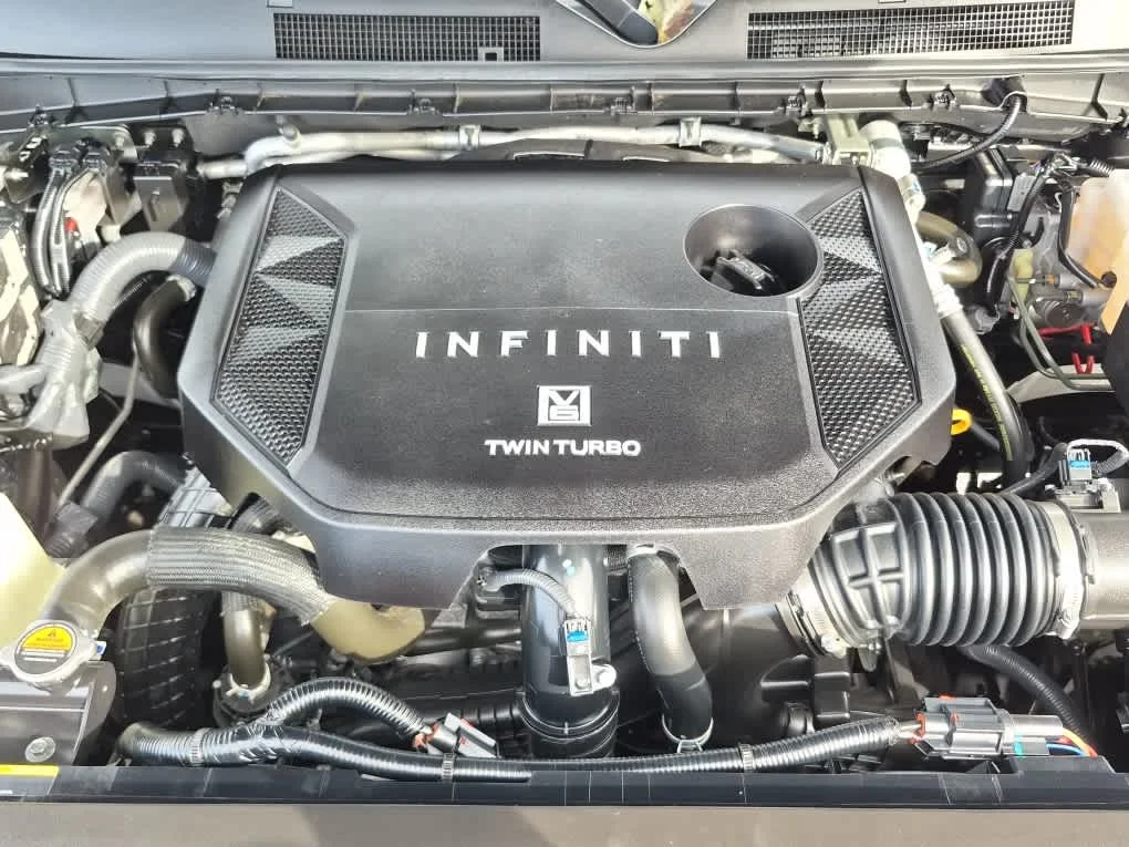Used 2025 Mineral Black/Graphite Shadow INFINITI AUTOGRAPH image 26