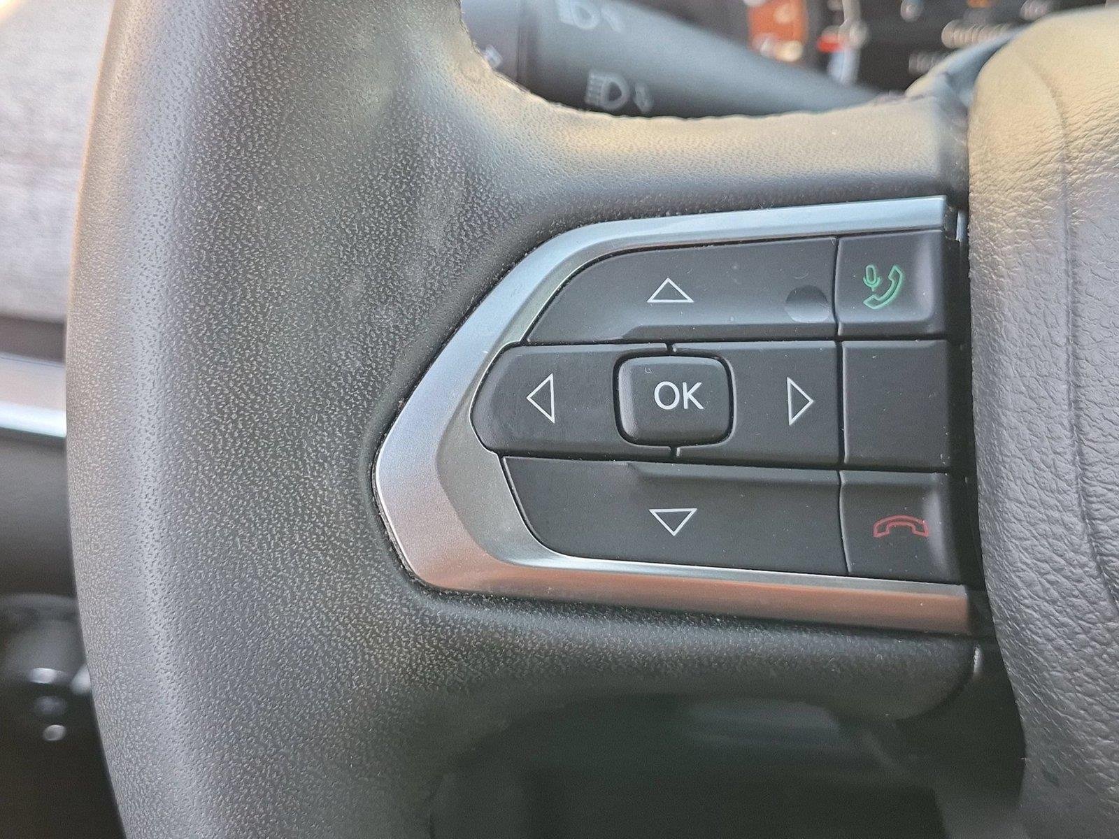 Used 2023 Redline Pearlcoat Jeep Latitude Lux image 19