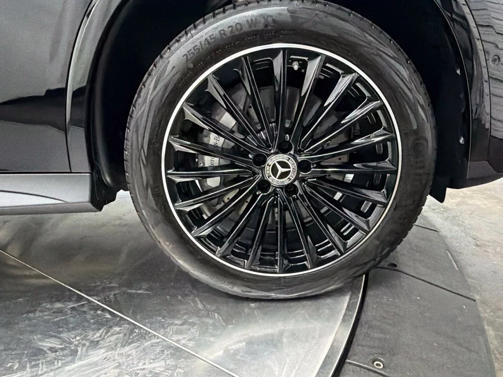 New 2027 Black Mercedes-Benz GLC 300 image 9