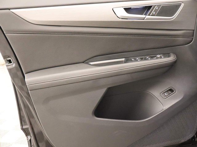 New 2026 Deep Black Pearl Volkswagen 2.0T SE W/TECHNOLOGY image 18
