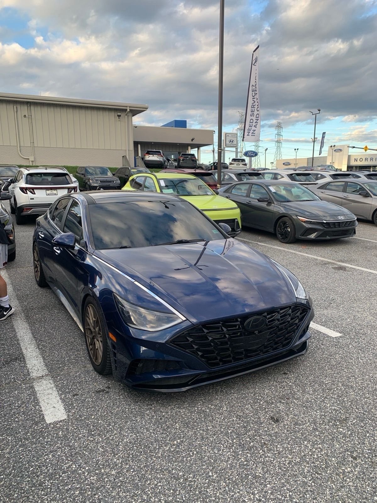 Used 2022 Blue Hyundai Limited image 4