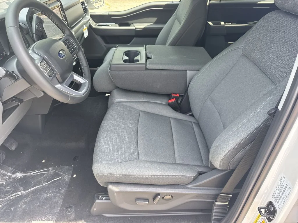 New 2026 White Ford XLT image 9