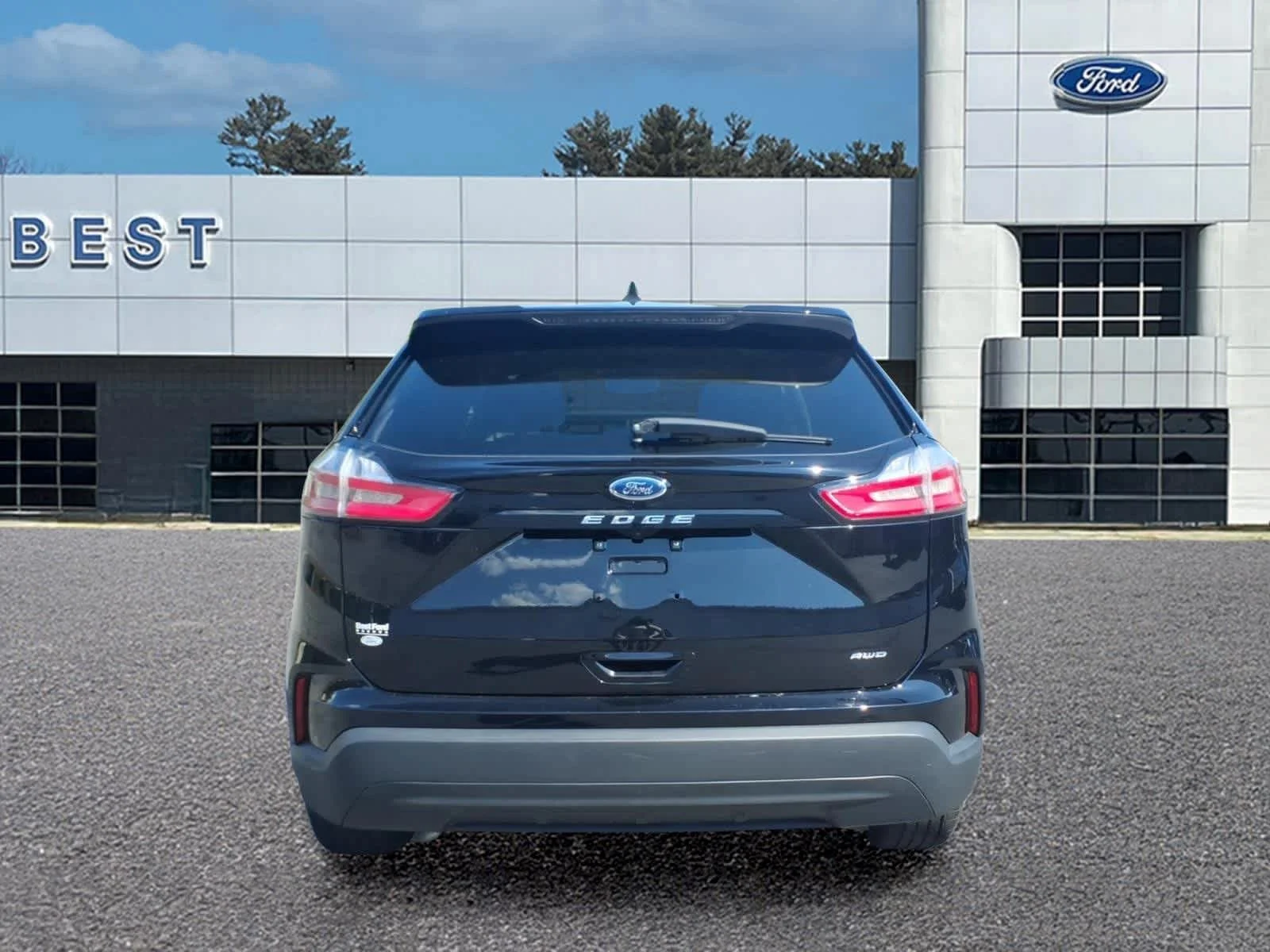 Used 2024 Agate Black Metallic Ford SE image 5