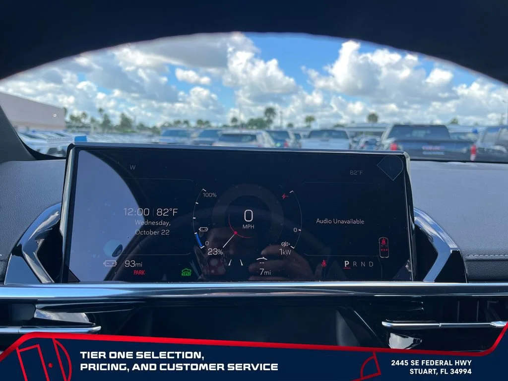 New 2026 Summit White GMC Elevation Extended Range image 25