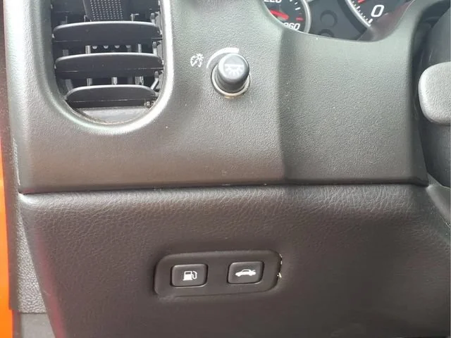 Used 2007 Victory Red Chevrolet Y image 12