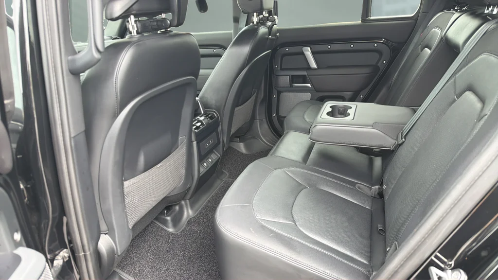Used 2024  Land Rover X-Dynamic SE image 18