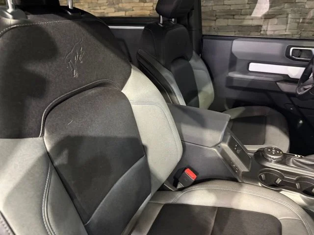 Used 2023 Oxford White Ford Black Diamond image 2
