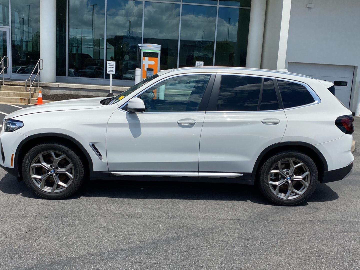 Certified Used 2023 Alpine White BMW xDrive30i image 3