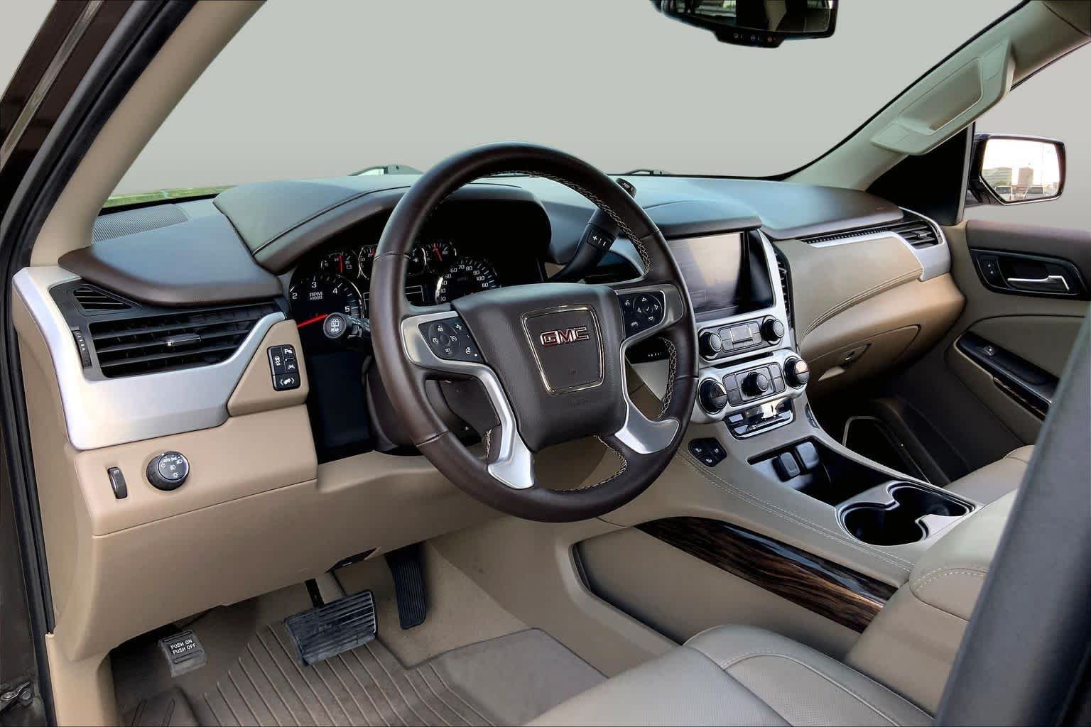 Used 2020 Smokey Quartz Metallic GMC SLT image 17