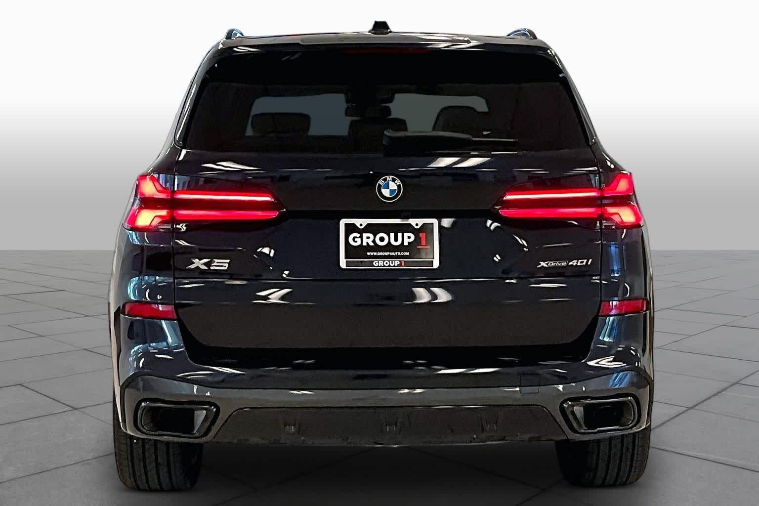 Used 2026 Carbon Black Metallic BMW xDrive40i image 4