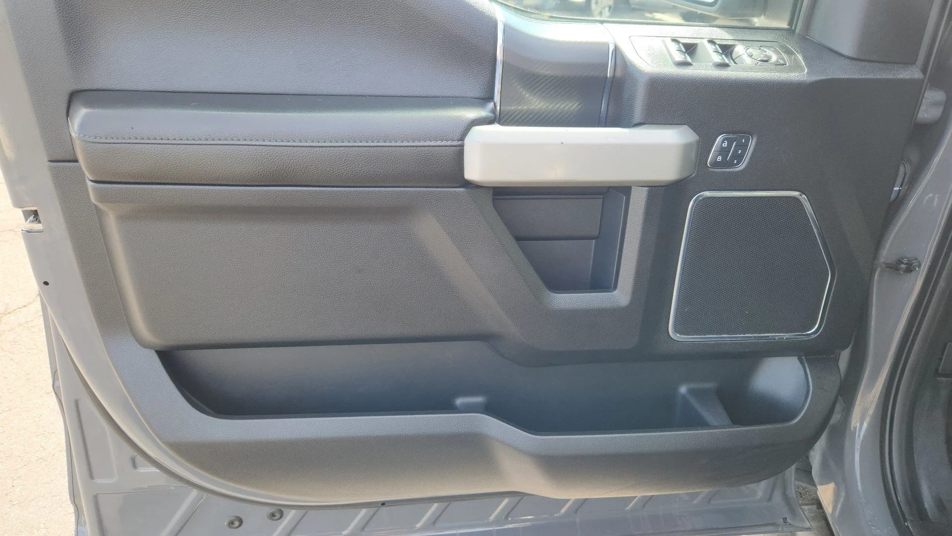 Used 2018 Lead Foot Ford LARIAT image 16