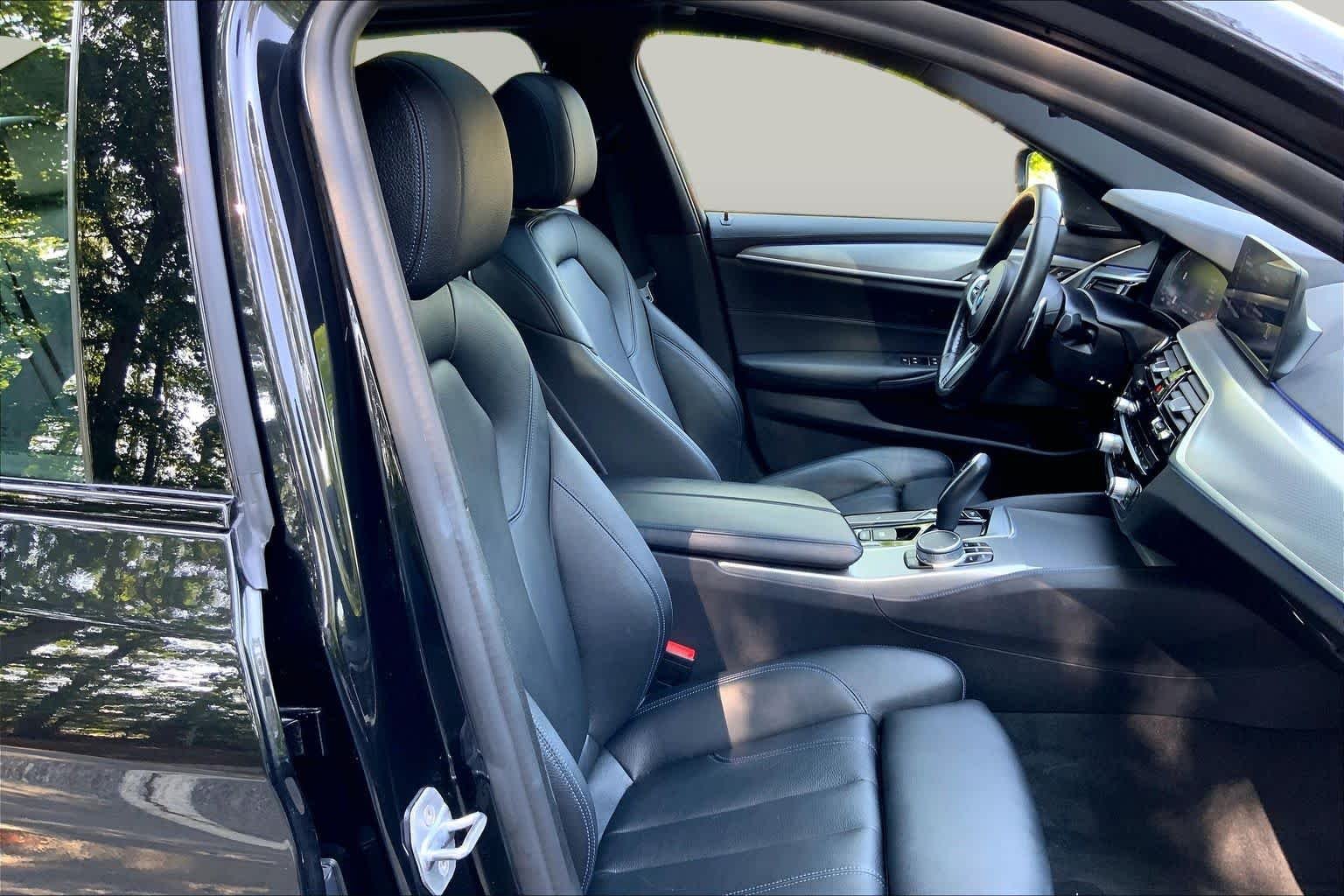 Used 2020 Black Sapphire Metallic BMW 530i xDrive image 7