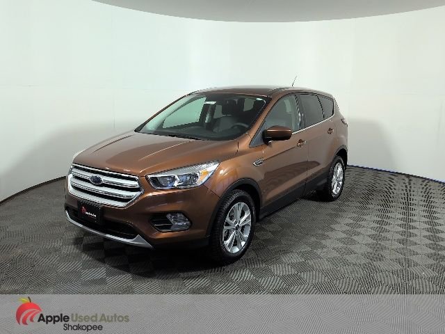 Used 2017 Red Ford SE image 3