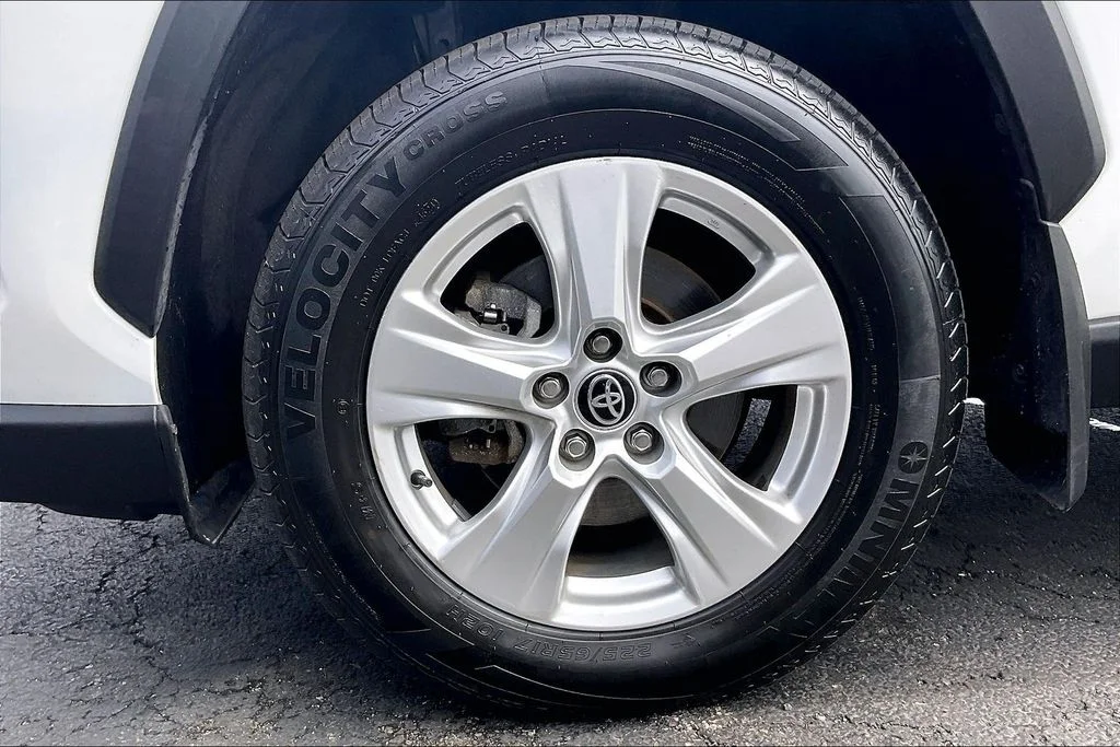 Used 2021 White Toyota XLE image 8