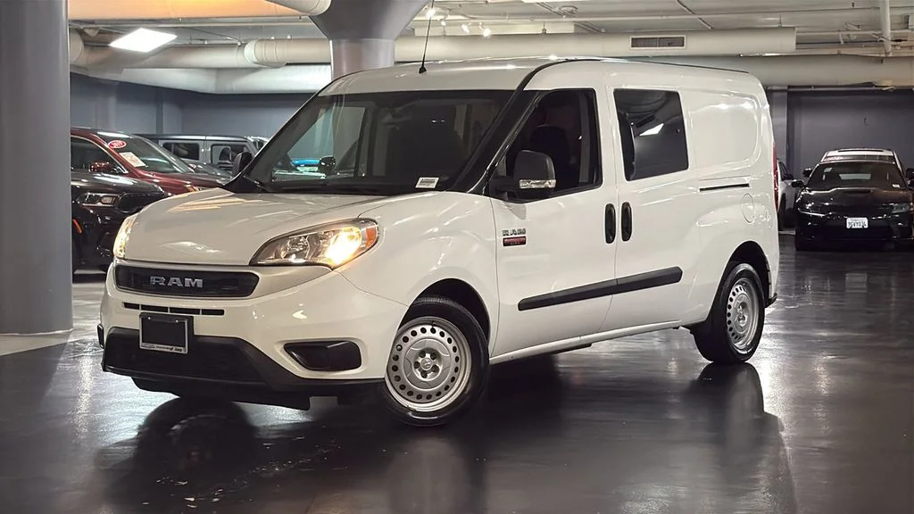 Used 2022 White Ram Base image 28
