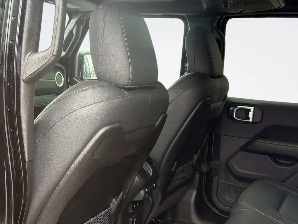 New 2026 Black Clear-Coat Exterior Paint Jeep Sahara image 12