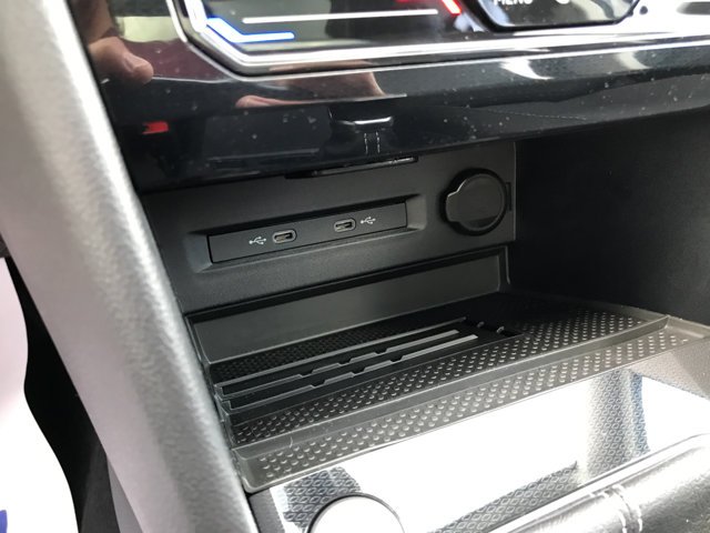 New 2026 Monument Gray w/Deep Black Roof Volkswagen SE Black image 23