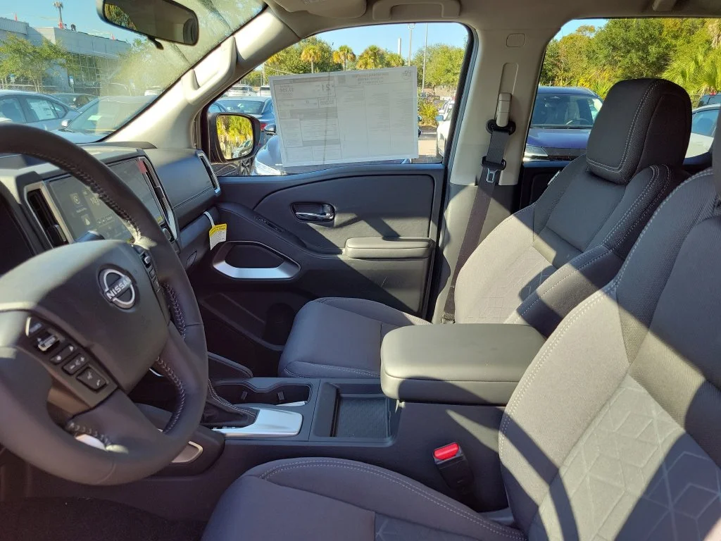 2026 Nissan Frontier SV - Photo 8