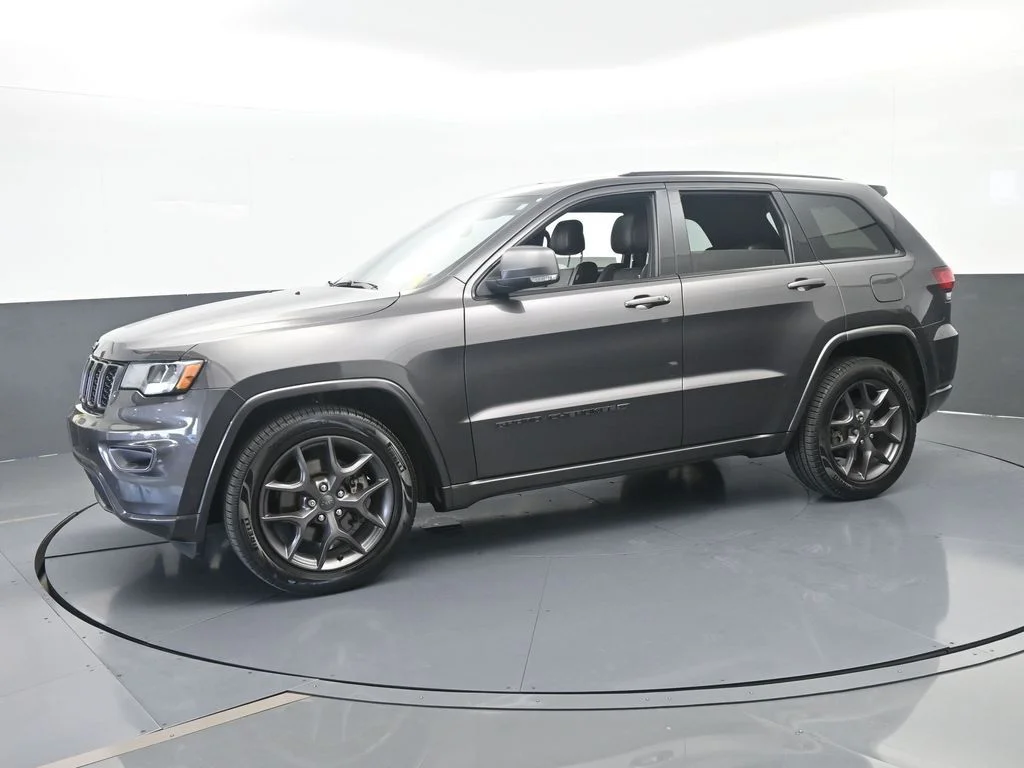 Used 2021 Granite Crystal Metallic Clearcoat Jeep Limited image 1