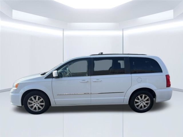 Used 2015 White Chrysler Touring image 10
