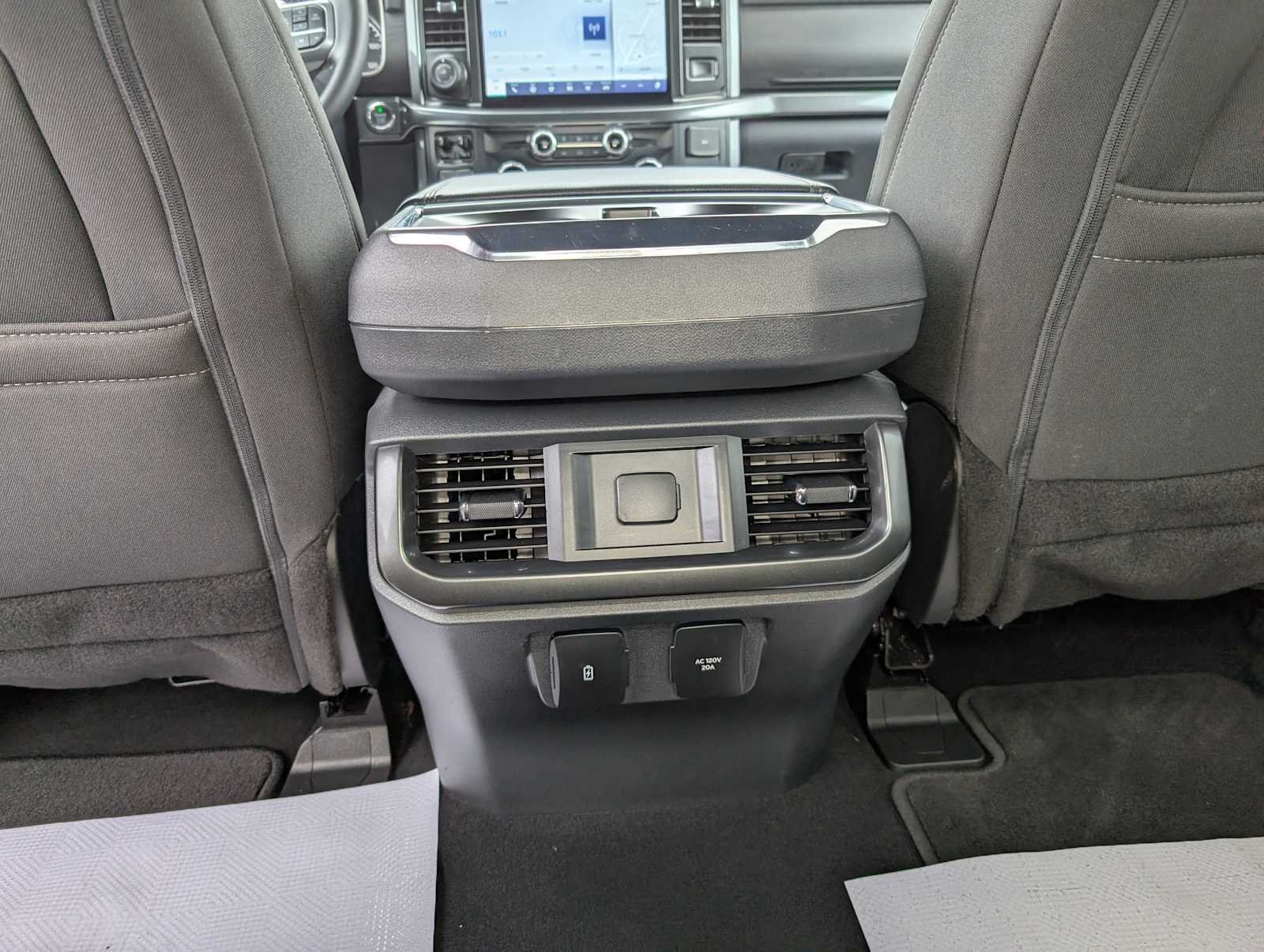 Used 2023 Oxford White Ford XLT image 22