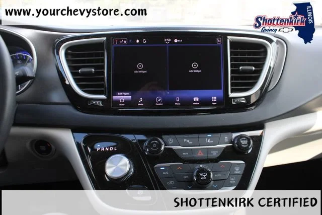 Used 2022 Gray Chrysler Touring L image 26
