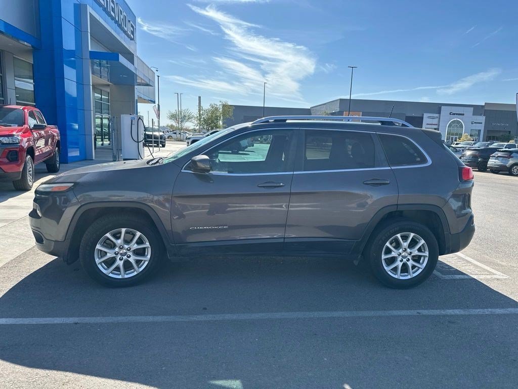 Used 2018 Jeep Cherokee Latitude Plus with VIN 1C4PJLLB2JD510368 for sale in Casa Grande, AZ