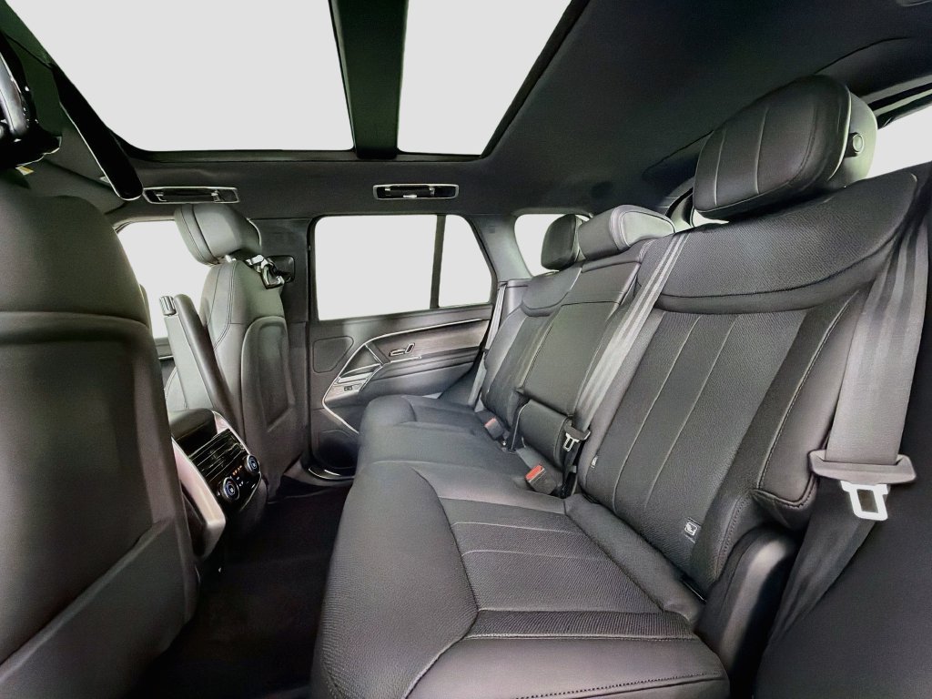 New 2027 Fuji White Land Rover SE image 26