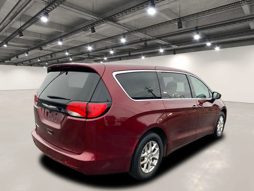 Used 2023 Velvet Red Pearlcoat Chrysler LX image 7