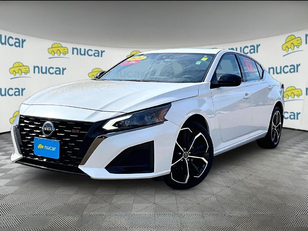 Certified Used 2024 White Nissan 2.5 SR image 3