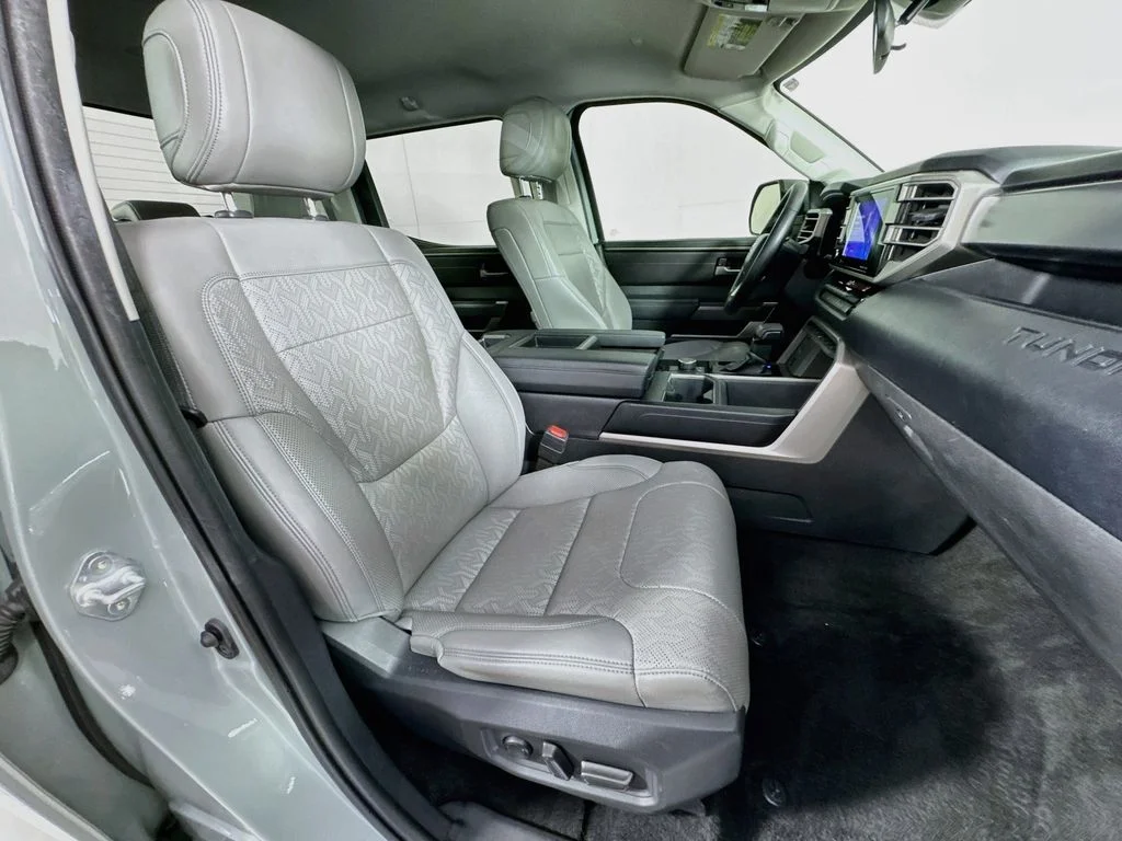 Used 2022  Toyota SR5 image 35